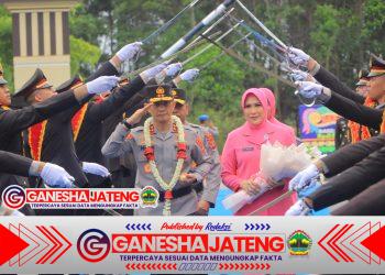 Sambut Kepemimpinan Baru, Polda Lampung Gelar Tradisi Penyambutan Untuk Kapolda Irjen Pol Helfi Assegaf Sambut Kepemimpinan Baru, Polda Lampung Gelar Tradisi Penyambutan Untuk Kapolda Irjen Pol Helfi Assegaf