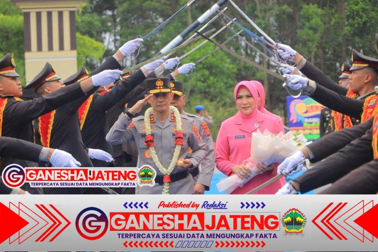 Sambut Kepemimpinan Baru, Polda Lampung Gelar Tradisi Penyambutan Untuk Kapolda Irjen Pol Helfi Assegaf Sambut Kepemimpinan Baru, Polda Lampung Gelar Tradisi Penyambutan Untuk Kapolda Irjen Pol Helfi Assegaf