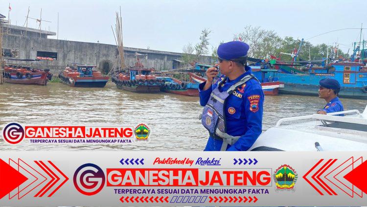 Satpolairud Polresta Pati Gencarkan Patroli Cegah Kebakaran Kapal, Prosedur Keselamatan Kapal Disisir Ketat di Sungai Silugonggo Satpolairud Polresta Pati Gencarkan Patroli Cegah Kebakaran Kapal, Prosedur Keselamatan Kapal Disisir Ketat di Sungai Silugonggo