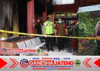 Kapolres Brebes Tinjau Lokasi dan Korban Kebakaran Ruko Rukun Jaya di Ketanggungan, Dua Orang Meninggal Dunia Kapolres Brebes Tinjau Lokasi dan Korban Kebakaran Ruko Rukun Jaya di Ketanggungan, Dua Orang Meninggal Dunia