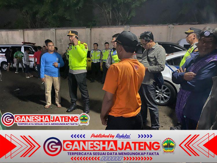 Korban Terakhir Tragedi Tubing Genting Ditemukan, Polres Kendal Serahkan Jenazah Kepada Keluarga Korban Terakhir Tragedi Tubing Genting Ditemukan, Polres Kendal Serahkan Jenazah Kepada Keluarga