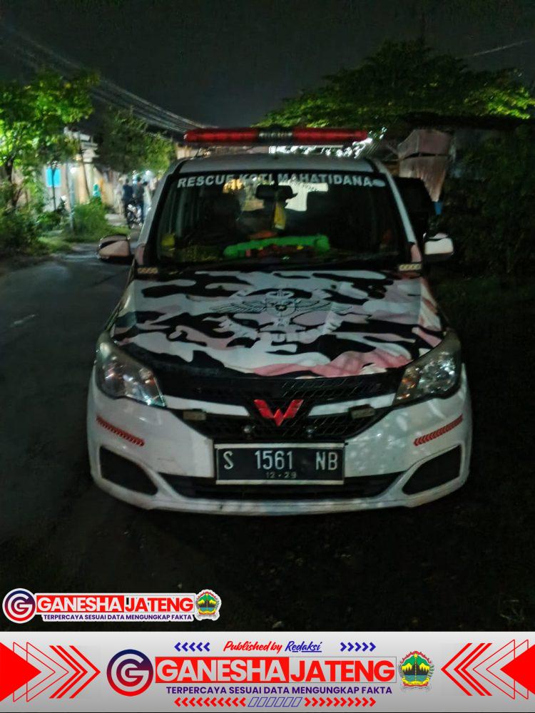 Ambulan Rescue KOTI Mahatidana Surabaya Siaga di Posko Karangpilang, Tangani Warga Pingsan dan Korban Laka Tunggal Ambulan Rescue KOTI Mahatidana Surabaya Siaga di Posko Karangpilang, Tangani Warga Pingsan dan Korban Laka Tunggal