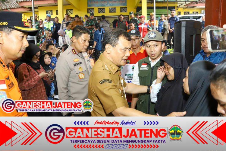 Kapolda Jateng Tinjau Lokasi Pengungsian Longsor Banjarnegara, Pastikan Kesiapan Anggota Tangani Bencana Kapolda Jateng Tinjau Lokasi Pengungsian Longsor Banjarnegara, Pastikan Kesiapan Anggota Tangani Bencana