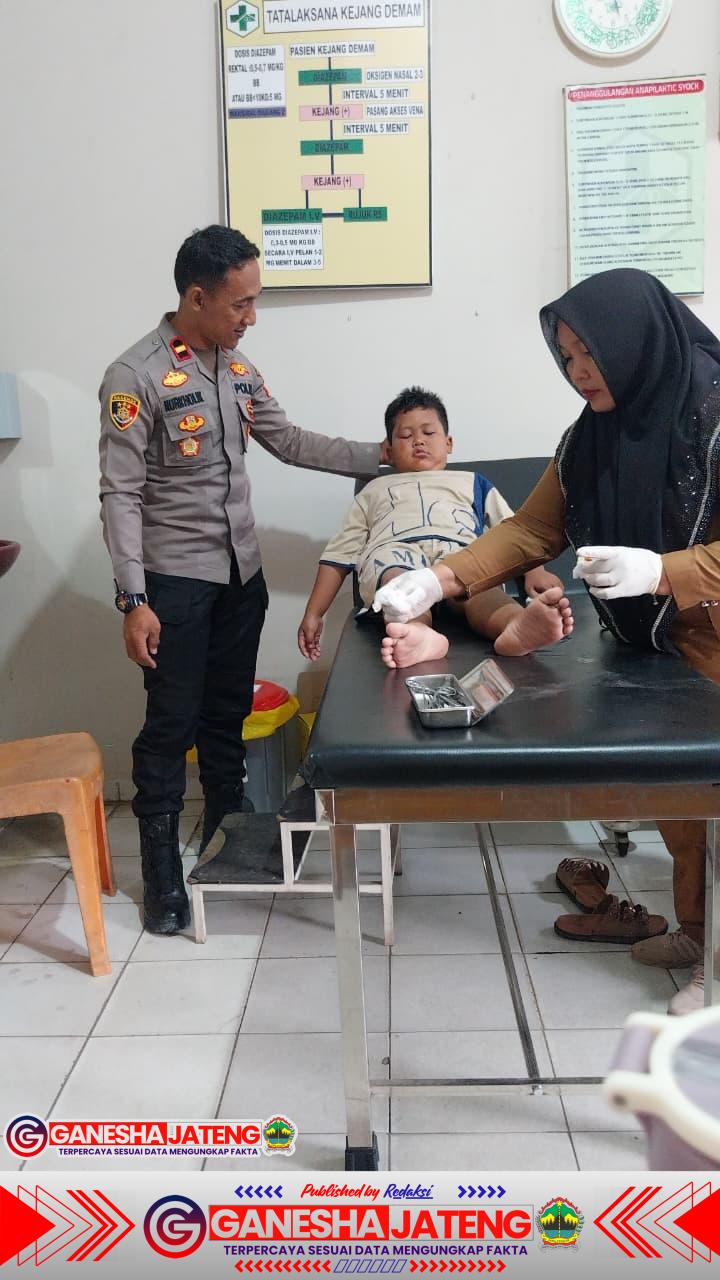 Aksi Sigap Polsek Dente Teladas! Personel Turun Tangan Selamatkan Warga Korban Laka Tunggal di Lintas Timur Aksi Sigap Polsek Dente Teladas! Personel Turun Tangan Selamatkan Warga Korban Laka Tunggal di Lintas Timur