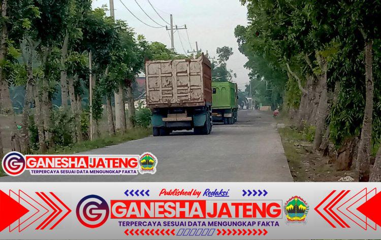 Jalan Rusak dan Jembatan Retak, Warga Salahkan Aktivitas Usaha Kades Suwaloh