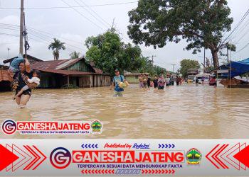Dampak Banjir, Warga Pematang Tengah Tanjung Pura Lengkap dengan Penderitaan