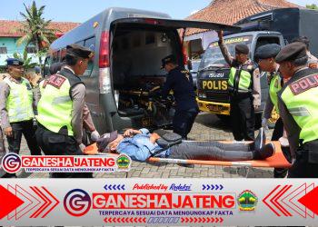 Pelatihan Tanggap Bencana Digelar Polres Kebumen, Warga Diminta Kompak Siaga Pelatihan Tanggap Bencana Digelar Polres Kebumen, Warga Diminta Kompak Siaga