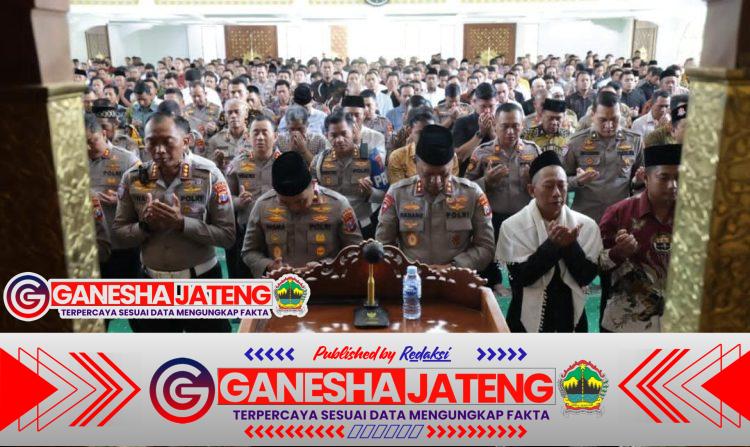 Polda Jatim Gelar Shalat Ghaib untuk Korban Bencana di Aceh Sumatera Polda Jatim Gelar Shalat Ghaib untuk Korban Bencana di Aceh Sumatera
