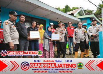 Polres Pasuruan Salurkan Bantuan Sosial kepada Keluarga Korban Longsor Tlogosari